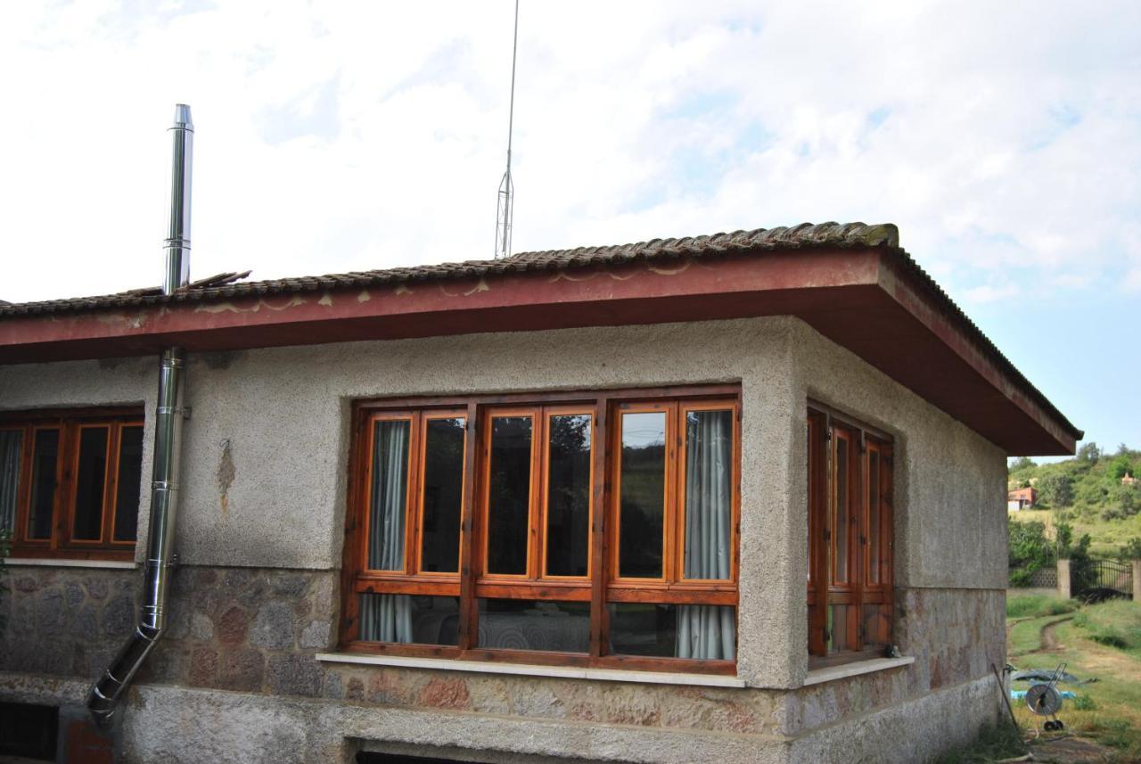 Finca Arroyo Del Valle San Andres del Rabanedo Exterior photo